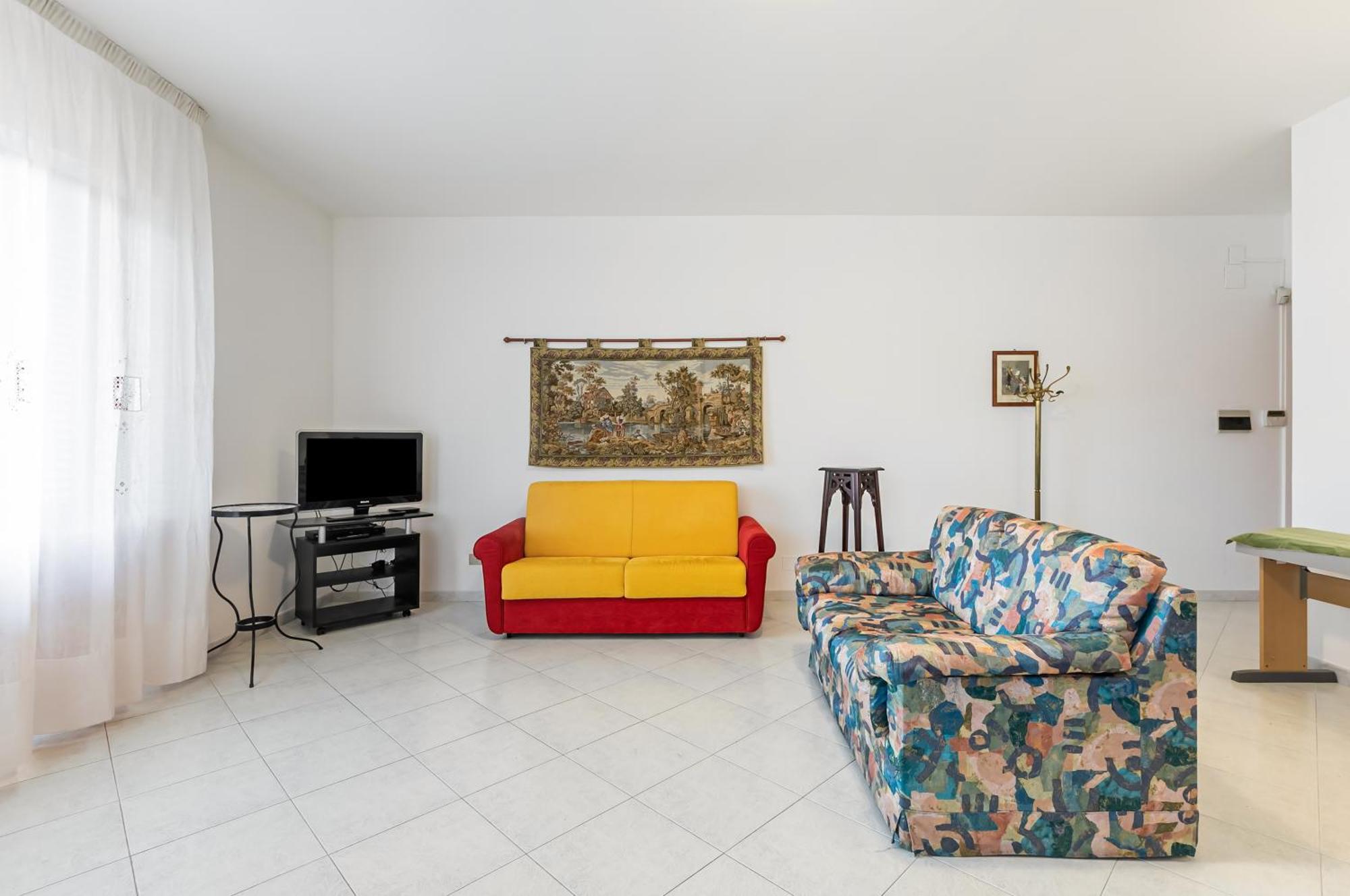 Apartment Palazzo Reale & Piazza Indipendenza Roomy Flat