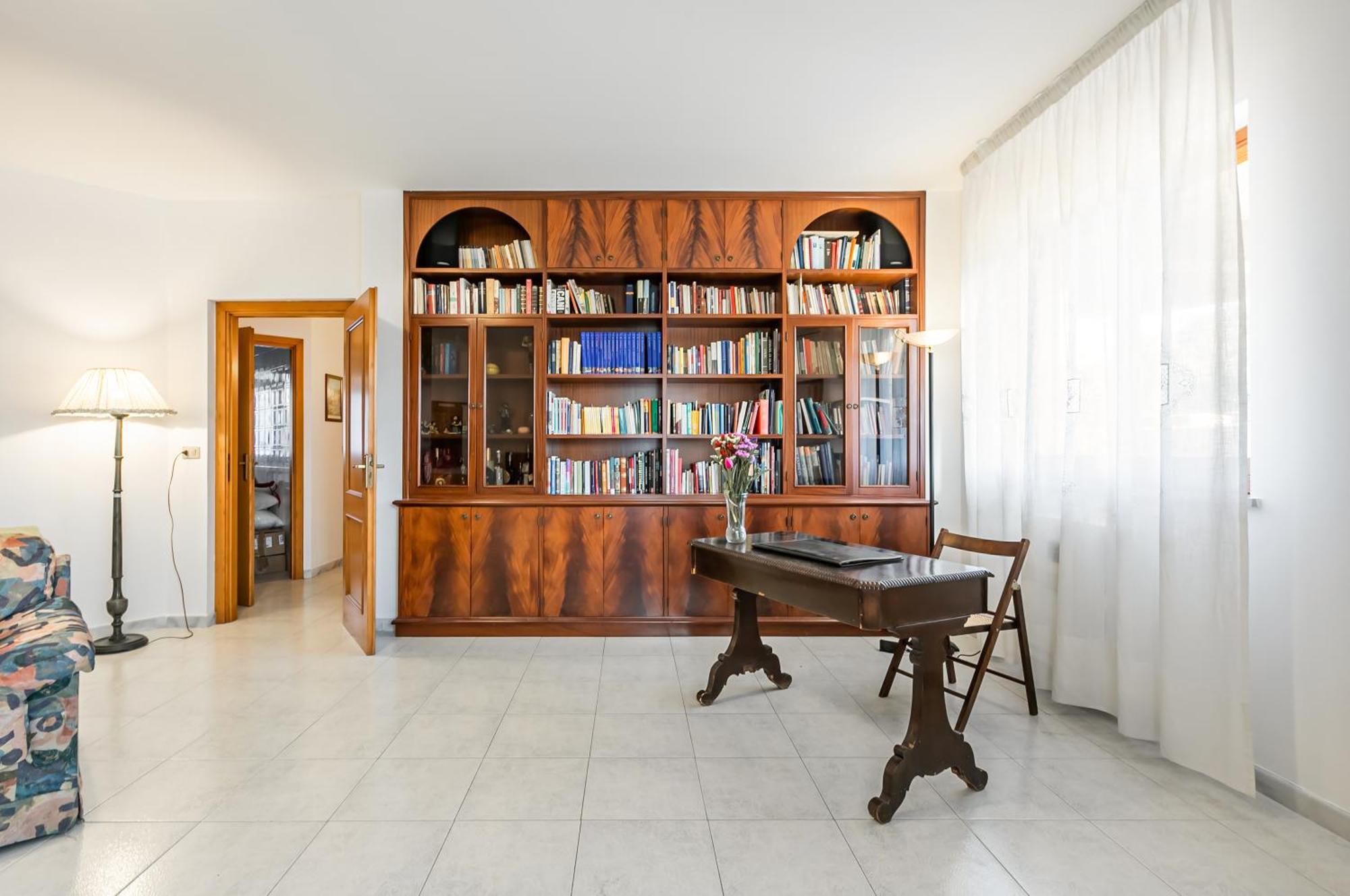 Palazzo Reale & Piazza Indipendenza Roomy Flat Palermo